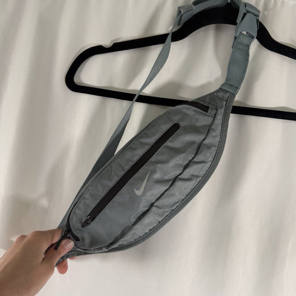 Nike Fanny Pack Unisex Adjustable Grey 2 Zip Pockets Breathable Snap Close
